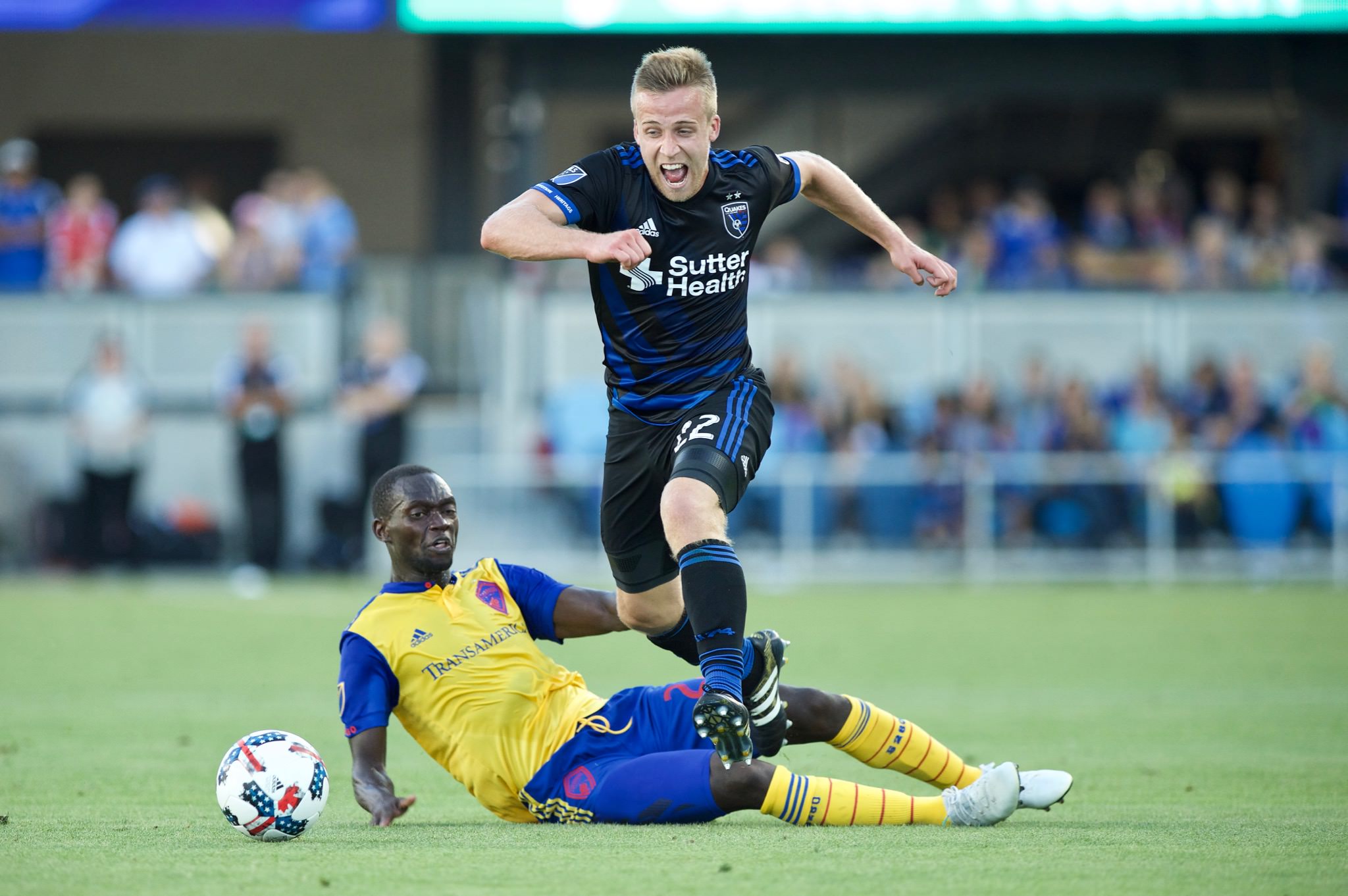 面对如此严 面对如此严